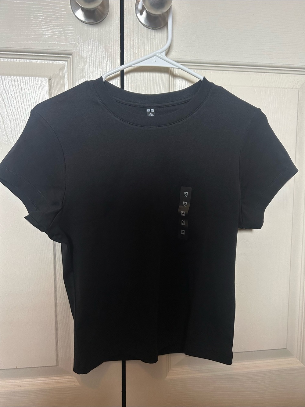Uniqlo Black Women's Crew Neck Tee with Tag